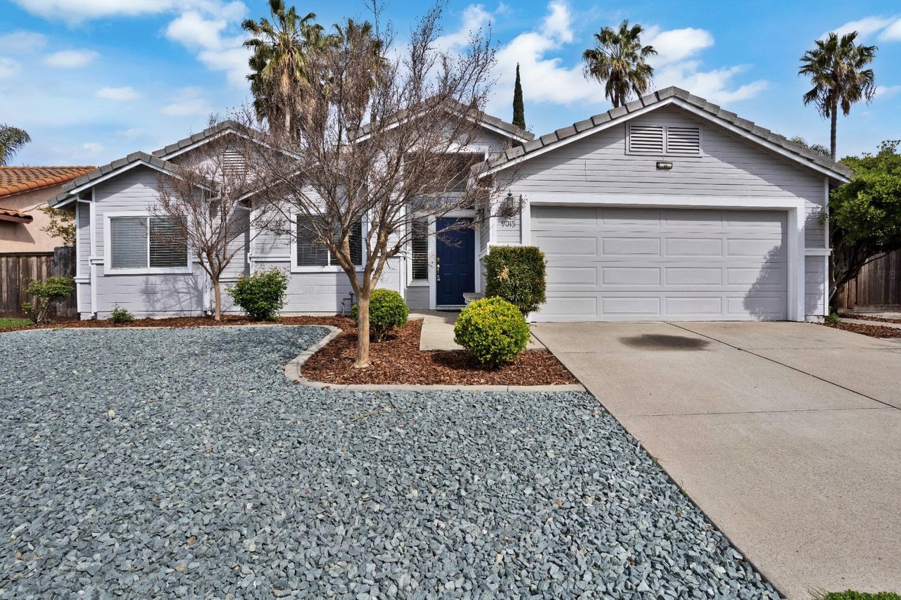 Elk Grove, CA 95758| 4 beds| 2 baths| $575,000